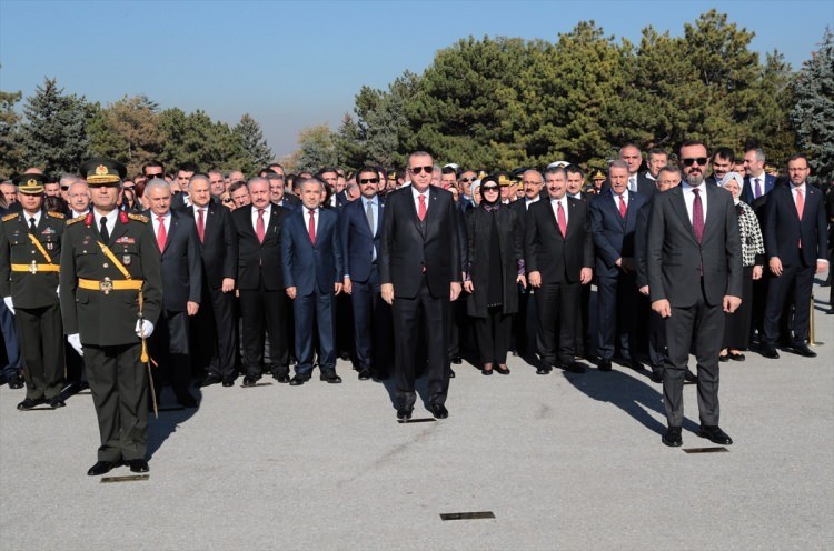 Devlet erkanı Anıtkabir'i ziyaret etti