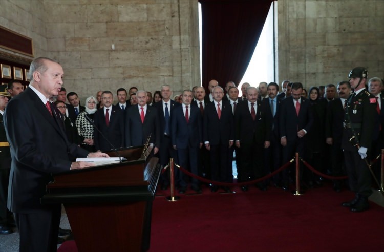 Devlet erkanı Anıtkabir'i ziyaret etti