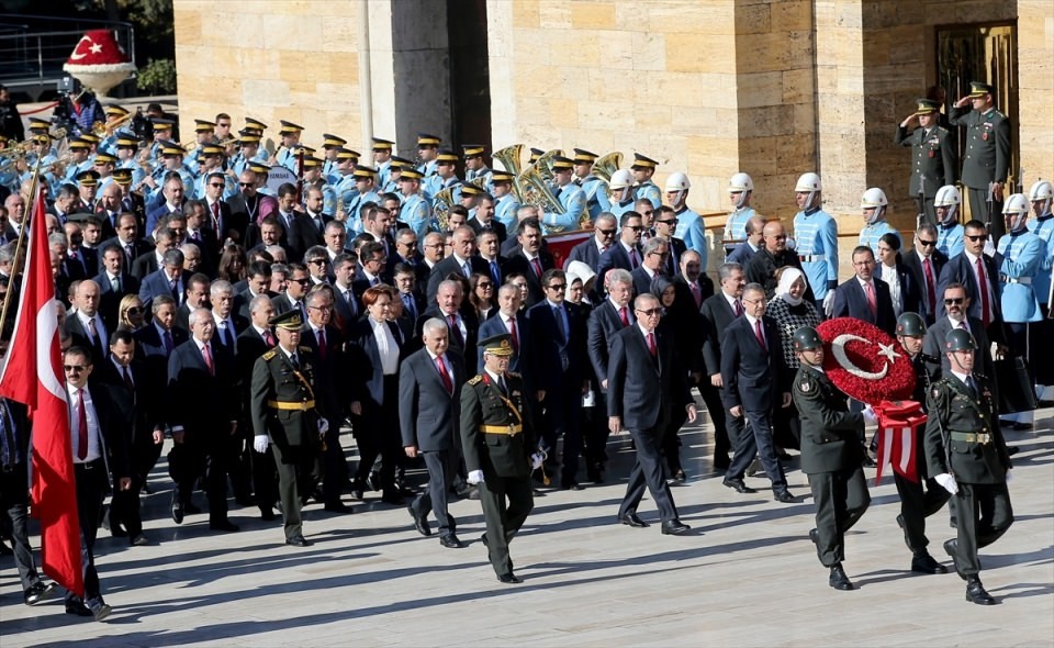 Devlet erkanı Anıtkabir'i ziyaret etti