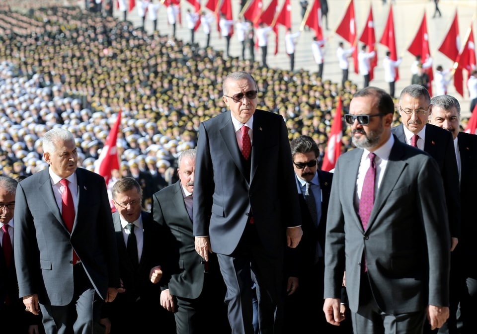 Devlet erkanı Anıtkabir'i ziyaret etti