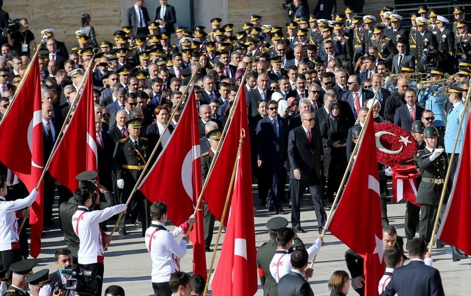 Devlet erkanı Anıtkabir'i ziyaret etti