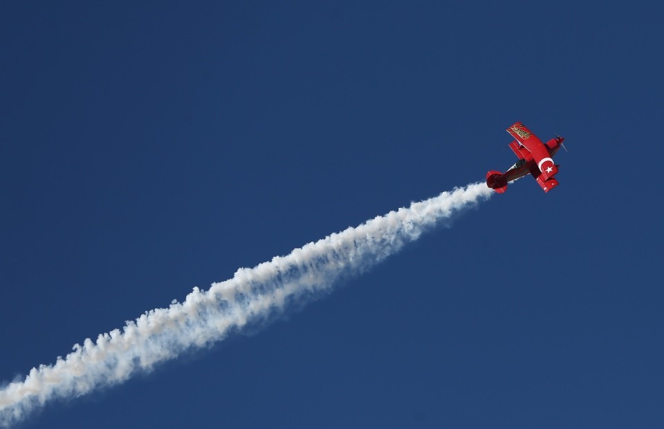 Kadın pilotdan Cumhuriyet Bayramı'na özel gösteri