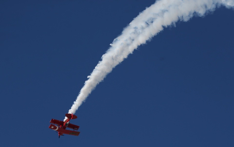 Kadın pilotdan Cumhuriyet Bayramı'na özel gösteri