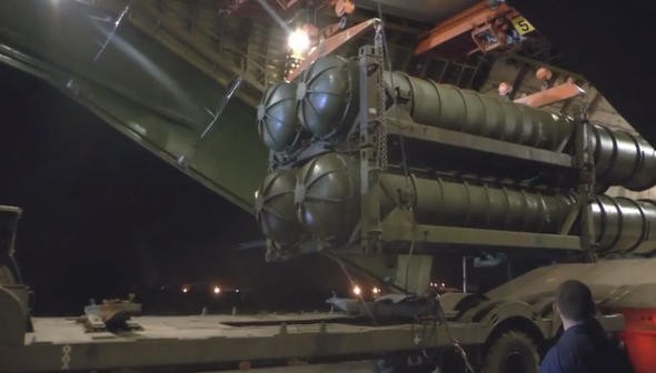 Rusya S-300'leri Suriye'ye yolladığı görüntüleri paylaştı