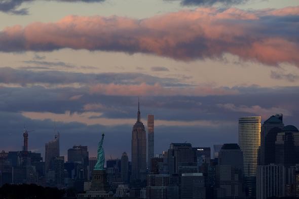 Empire State binası Türk bayrağının renklerine büründü