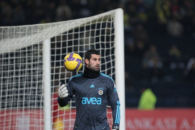 Volkan Demirel'in kadro dışı kalması sosyal medyayı salladı