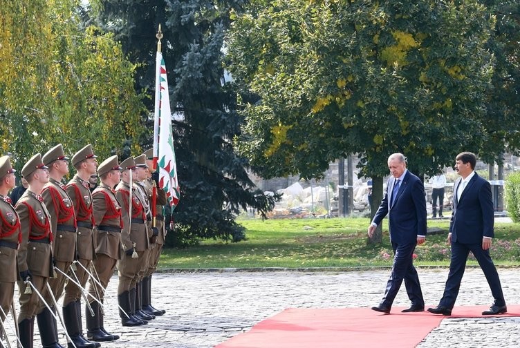  Erdoğan Janos Ader tarafından karşılandı