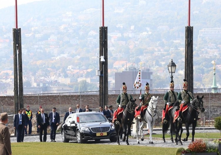  Erdoğan Janos Ader tarafından karşılandı