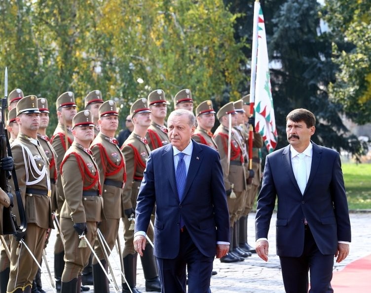  Erdoğan Janos Ader tarafından karşılandı