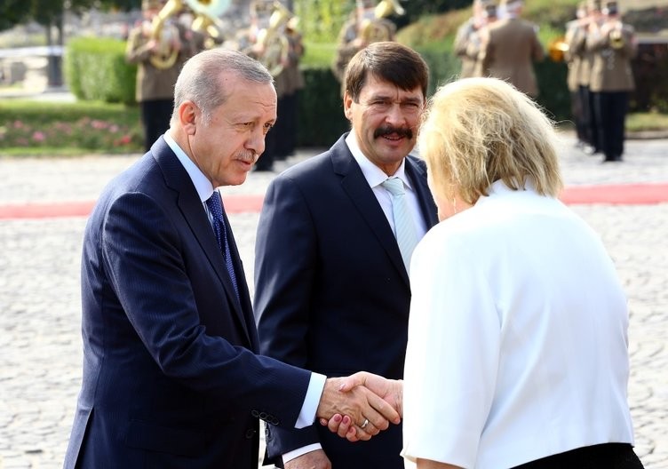  Erdoğan Janos Ader tarafından karşılandı