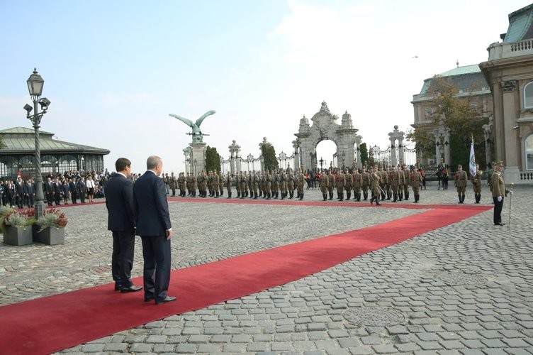  Erdoğan Janos Ader tarafından karşılandı