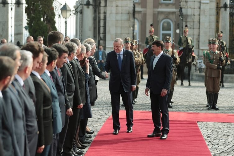  Erdoğan Janos Ader tarafından karşılandı