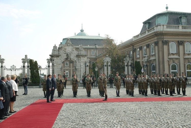  Erdoğan Janos Ader tarafından karşılandı