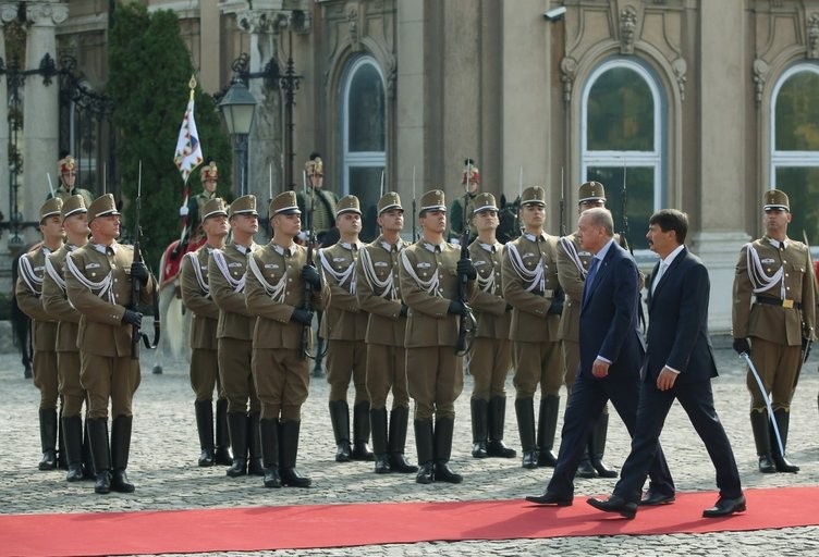  Erdoğan Janos Ader tarafından karşılandı