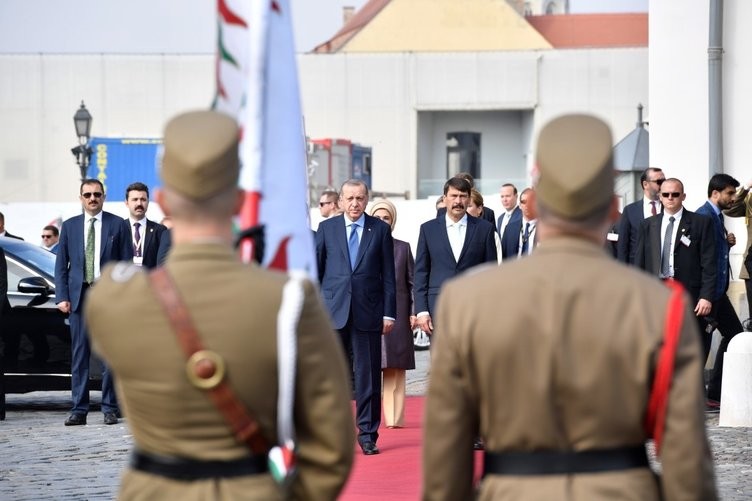  Erdoğan Janos Ader tarafından karşılandı