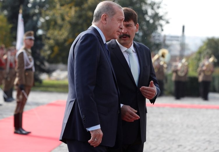  Erdoğan Janos Ader tarafından karşılandı