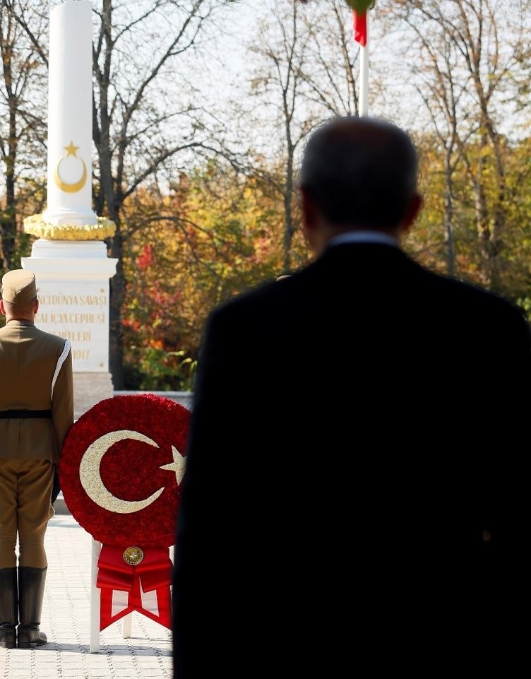 Erdoğan, Galiçya Türk Şehitliği'ni ziyaret etti