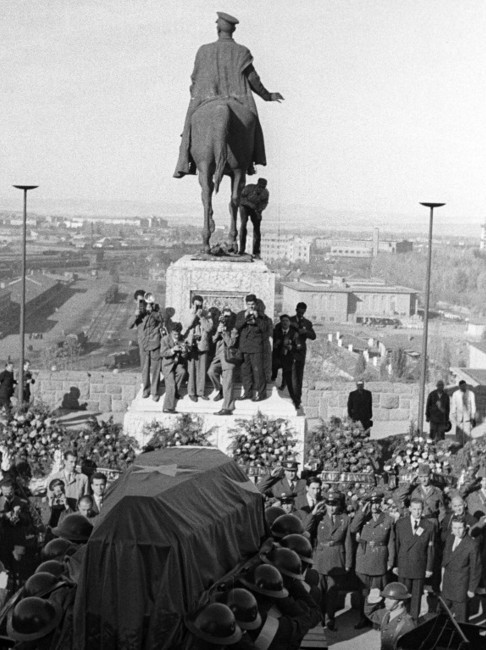 Atatürk'ün cenazesinin Anıtkabir'e yolculuğu