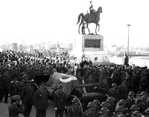 Atatürk'ün cenazesinin Anıtkabir'e yolculuğu