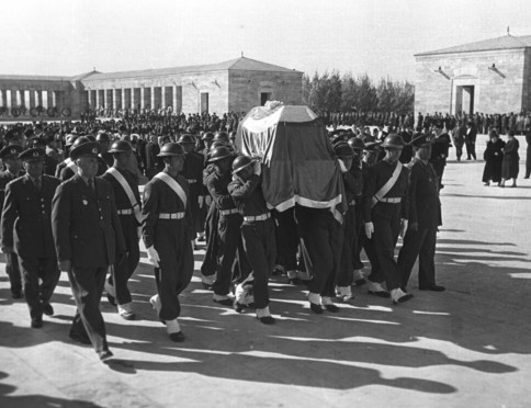 Atatürk'ün cenazesinin Anıtkabir'e yolculuğu