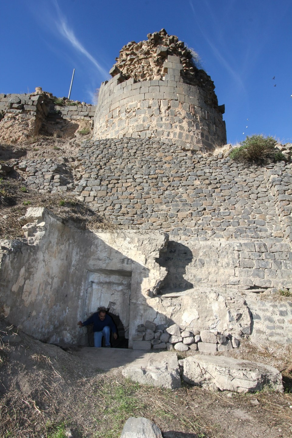 Sur ilçesinde su kanalı ve tünel bulundu!