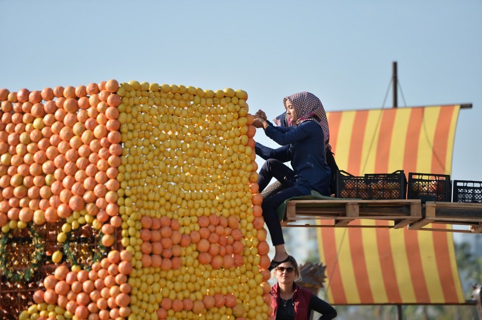 Kadın emekçilerden muhteşem 'Narenciye sanatı'