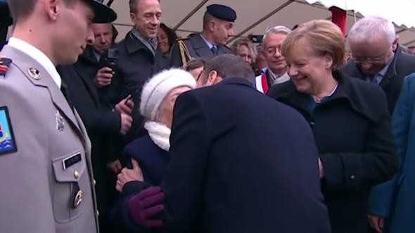 Merkel ve Macron'un zor anları...