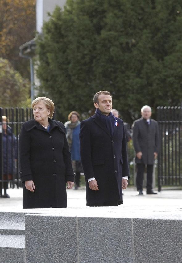 Merkel ve Macron'un zor anları...