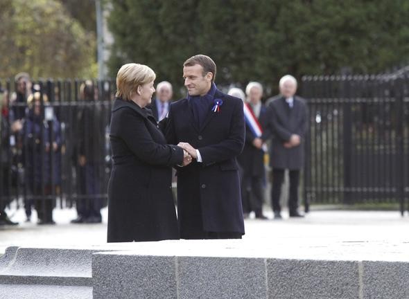 Merkel ve Macron'un zor anları...