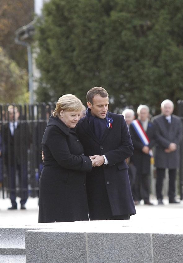 Merkel ve Macron'un zor anları...