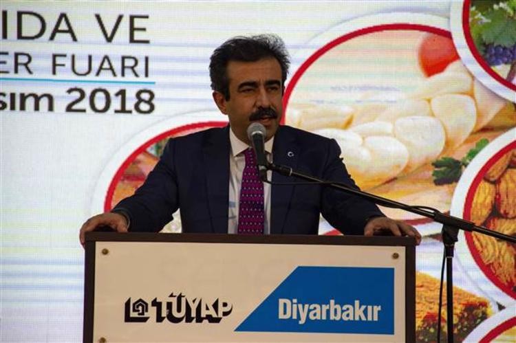 Gurme Fuarı açılışında kurdele yerine 21 metrelik peynir kesildi