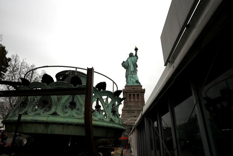 New York Özgürlük Heykeli meşalesi müzeye taşındı