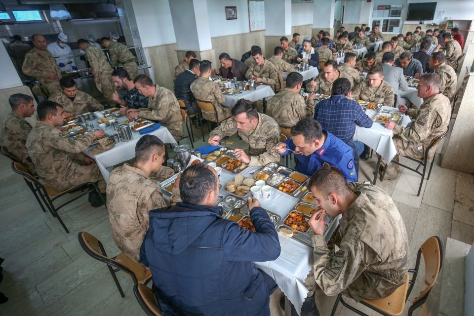 Eski komandolar Tendürek'te buluştu