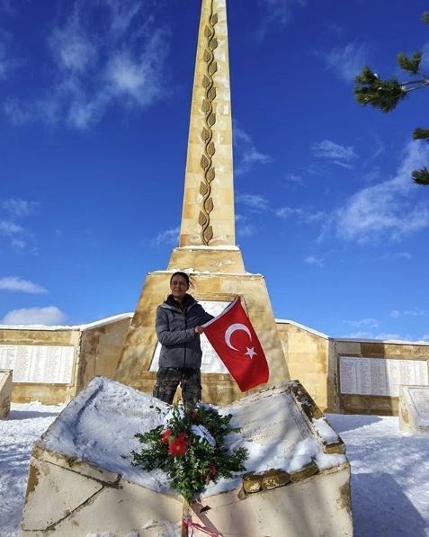 Türk gezgin otostopla 36 ülke 81 şehir gezdi