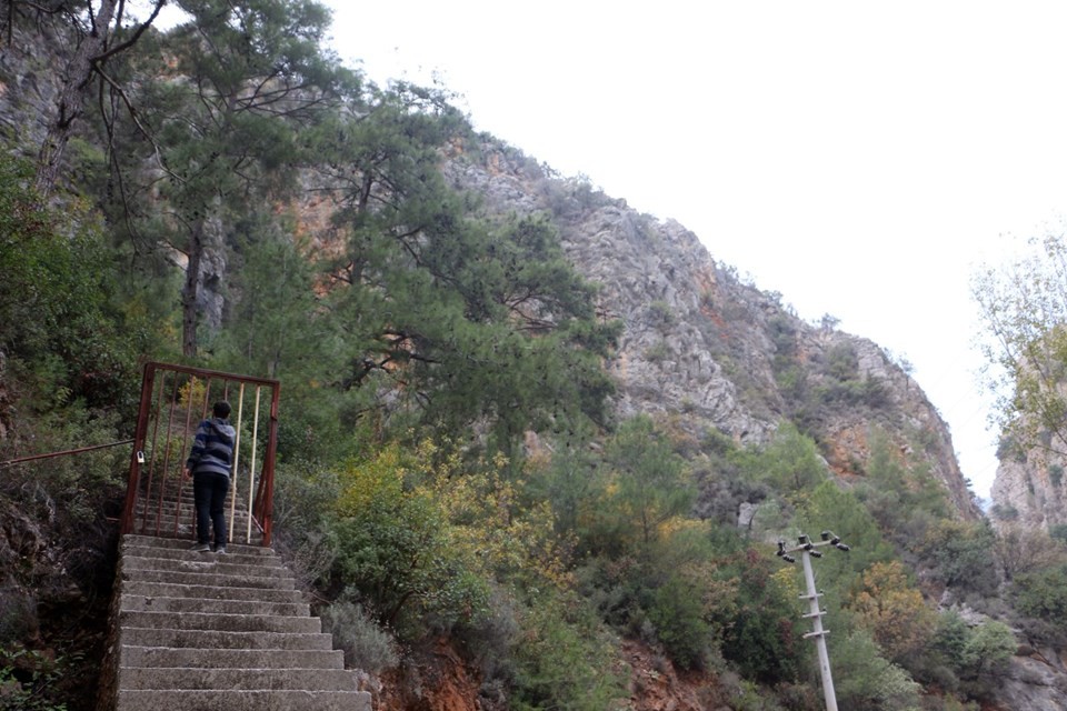 Alanya'da 100'ü aşkın insan iskeleti bulundu