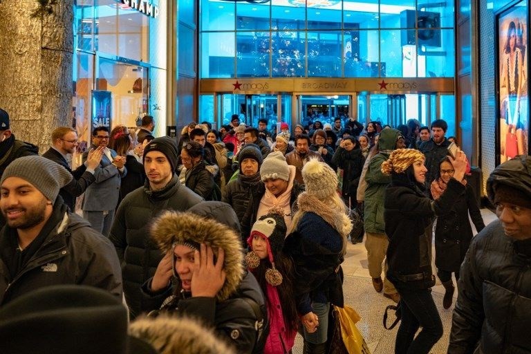 ABD'de Kara Cuma çılgınlığı soğuk dinlemedi