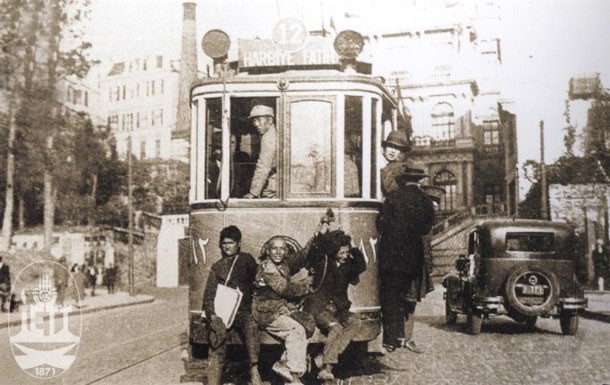 Yıllar önce İstanbul sokakları...İETT yayınladı