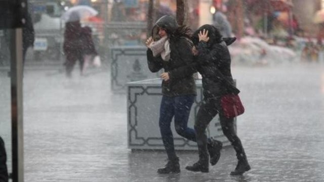 Meteoroloji İstanbul için saat verdi