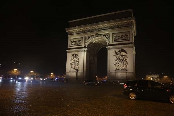 Dmitri Peskov'un kızı Paris'teki eylemlere katıldı