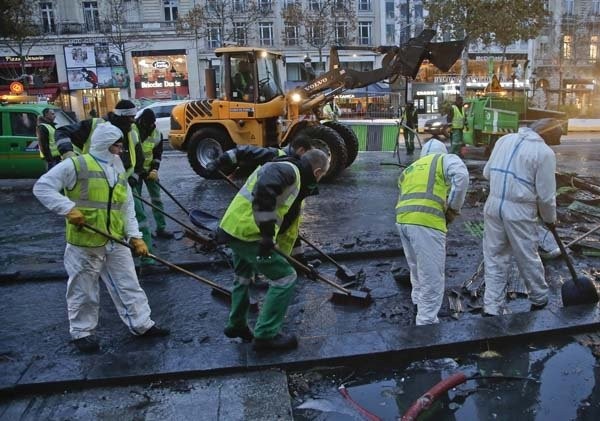 Dmitri Peskov'un kızı Paris'teki eylemlere katıldı