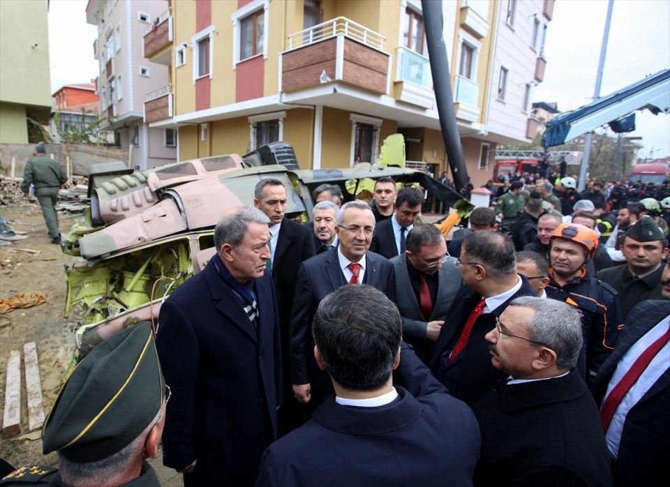 Savunma Bakanı Hulusi Akar, kaza bölgesinde!