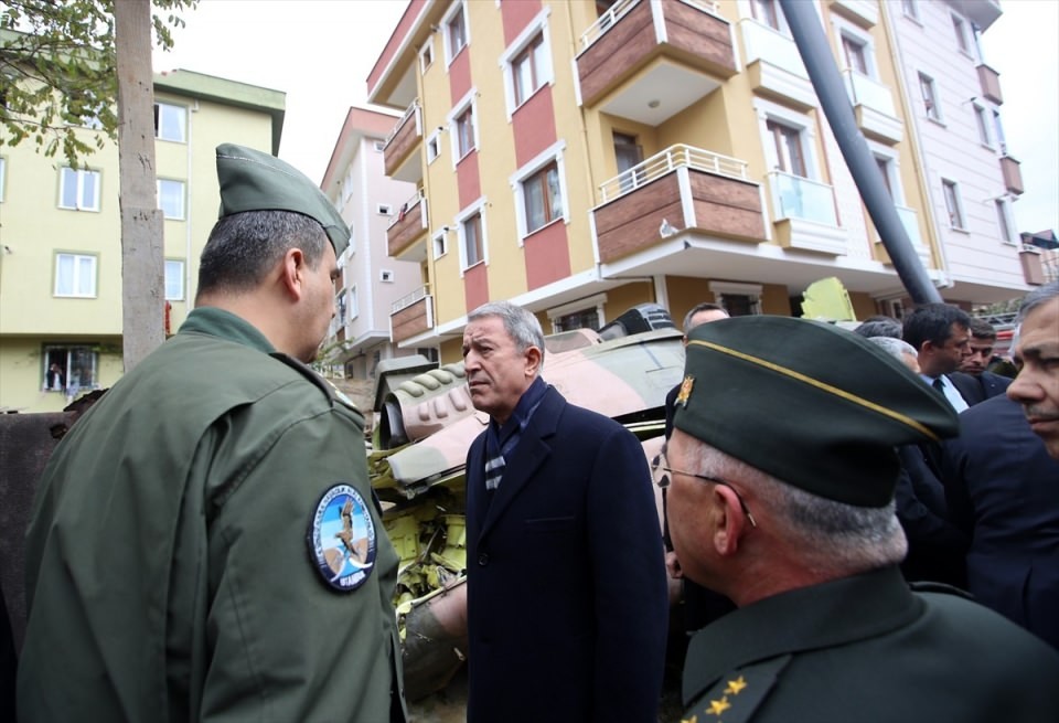 Savunma Bakanı Hulusi Akar, kaza bölgesinde!