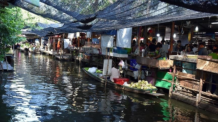 Tayland'ın sıra dışı yüzen pazarları