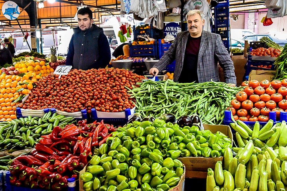 Halleri şirket, pazarları belediye işletecek