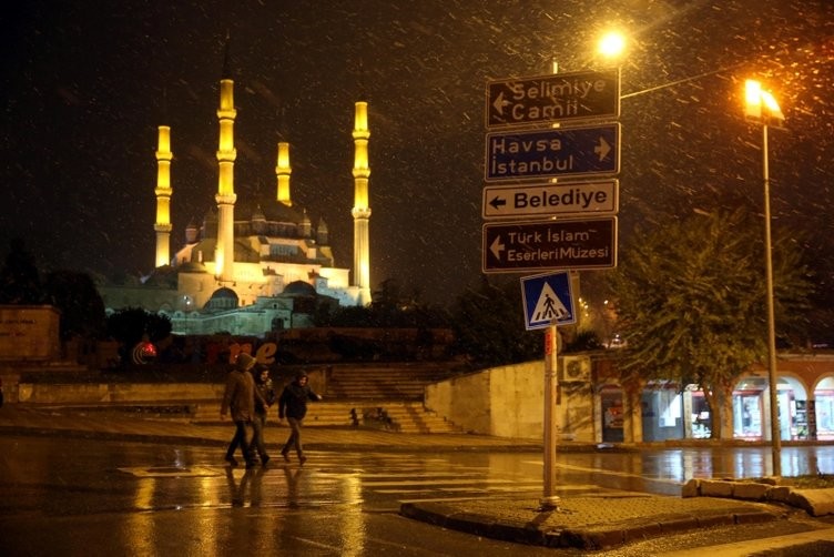 Kar yağışı İstanbul'a yaklaştı