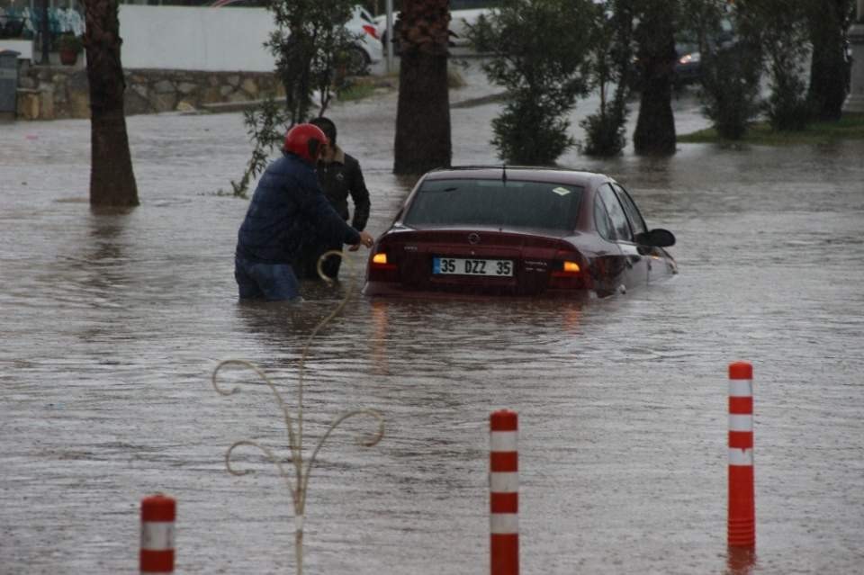 Bodrum'u önce hortum ardından yağmur ve dolu vurdu