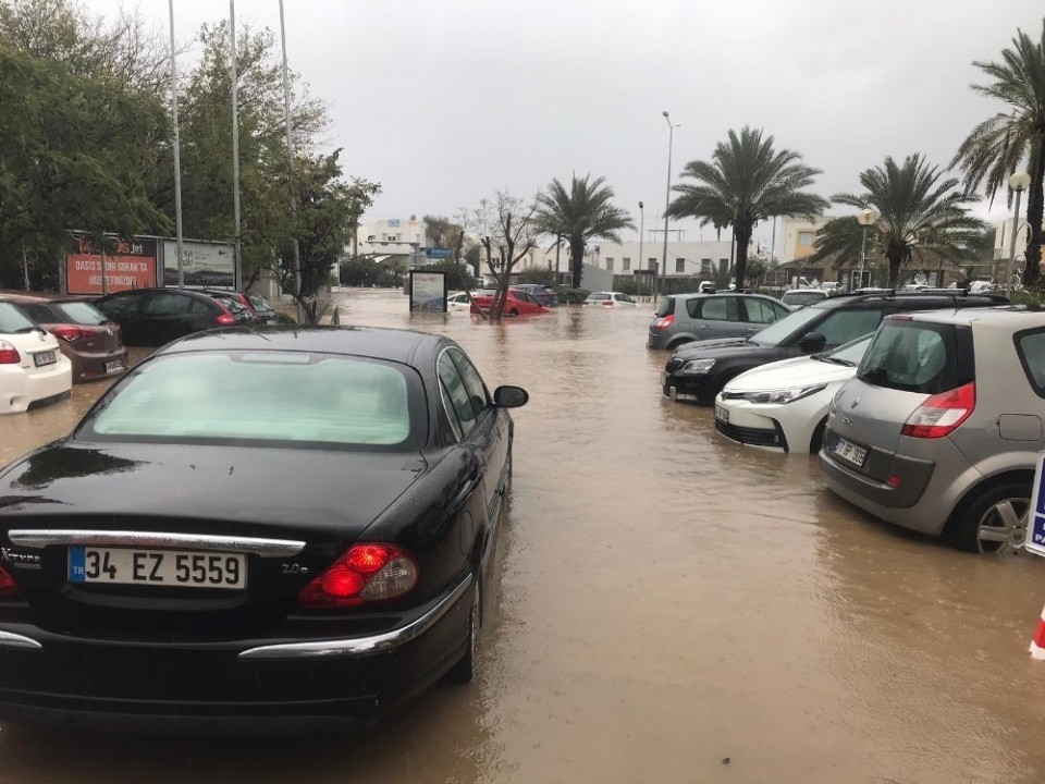 Bodrum'u önce hortum ardından yağmur ve dolu vurdu