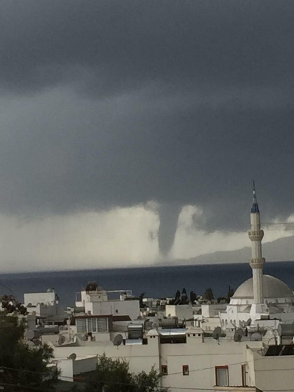 Bodrum'u önce hortum ardından yağmur ve dolu vurdu