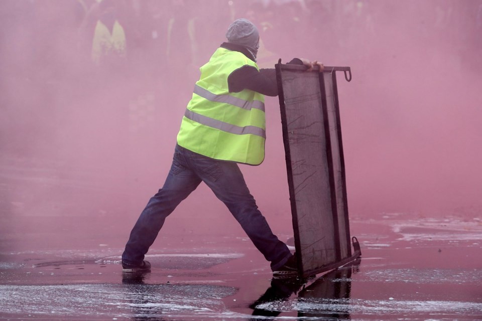 Sarı yeleklilerin protestosu Brüksel'e sıçradı