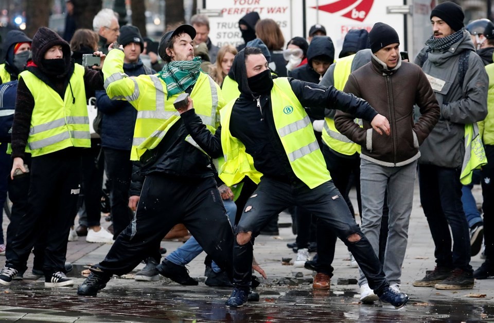 Sarı yeleklilerin protestosu Brüksel'e sıçradı